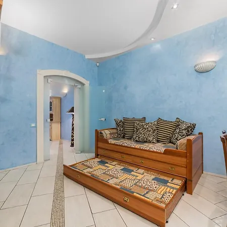 Classical Deribasivska 3-bedrooms