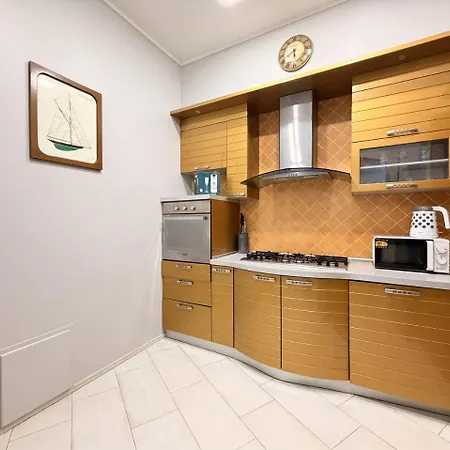 Appartamento Classical Deribasivska 3-bedrooms *