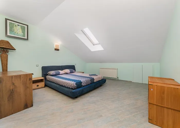 Classical Deribasivska 3-bedrooms Odessa