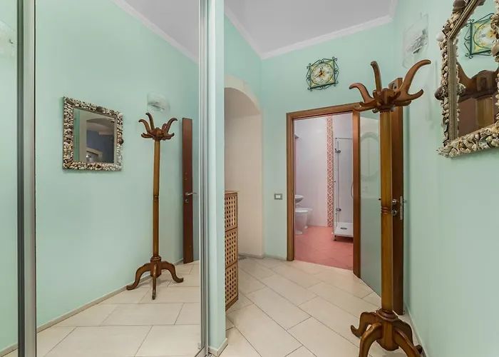Classical Deribasivska 3-bedrooms Odessa