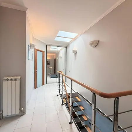 Classical Deribasivska 3-bedrooms