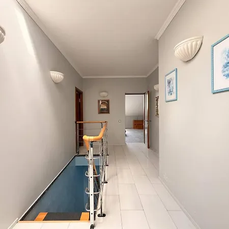 Classical Deribasivska 3-bedrooms * Odessa