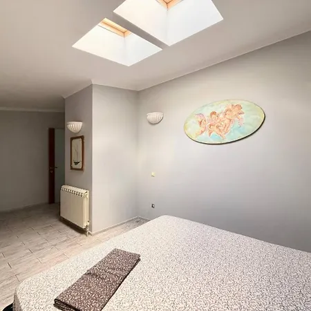 Classical Deribasivska 3-bedrooms * Odessa
